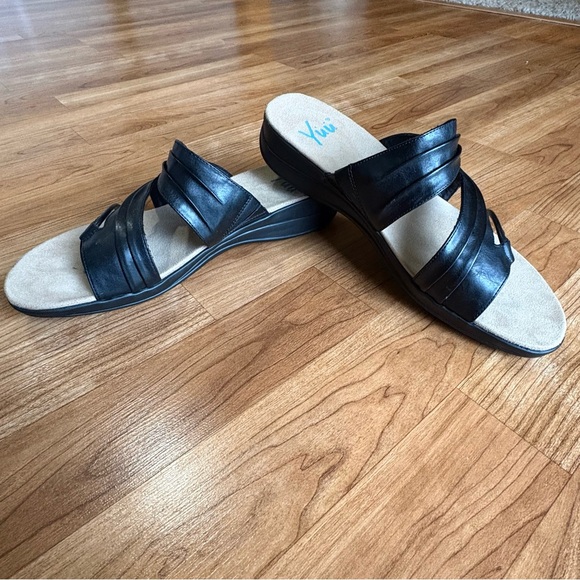 Yuu  Black Sandals Women's 9.5 M Julietta Casual Slip On, Toe Loop, Wedge Slide - Picture 7 of 9